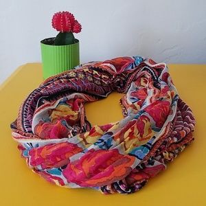 SALE 5/$20 🎉Floral and Tribal Print Tube Scarf